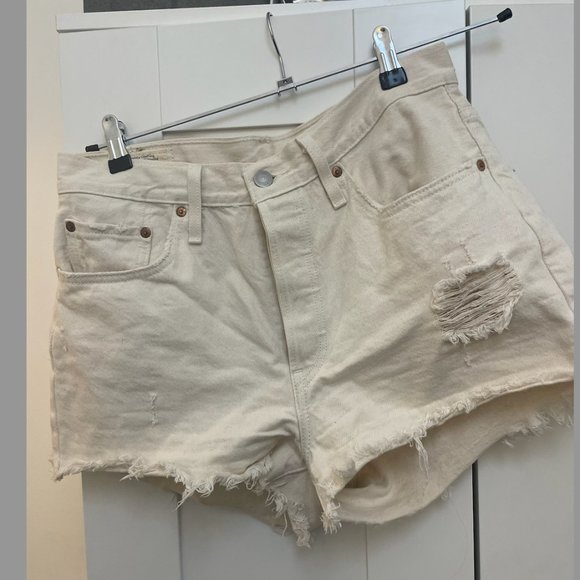 Levi's Jean Short - Picture 1 of 2